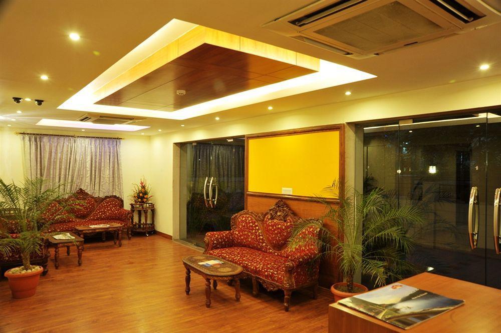 Hotel Emarald, New Delhi Extérieur photo