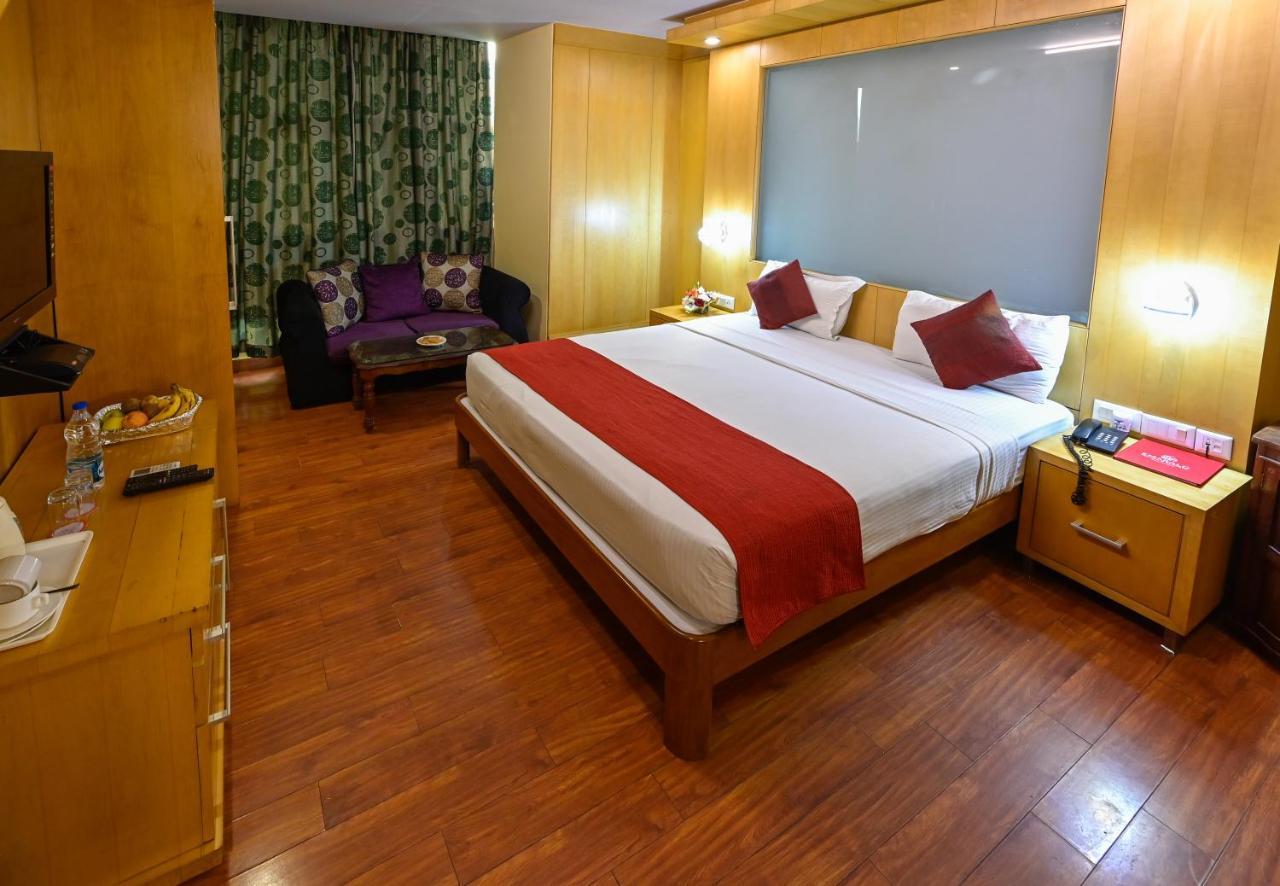 Hotel Emarald, New Delhi Extérieur photo