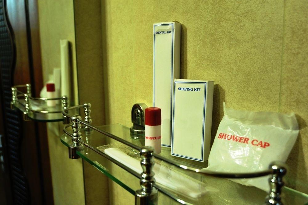 Hotel Emarald, New Delhi Extérieur photo
