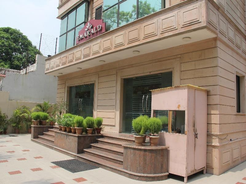 Hotel Emarald, New Delhi Extérieur photo