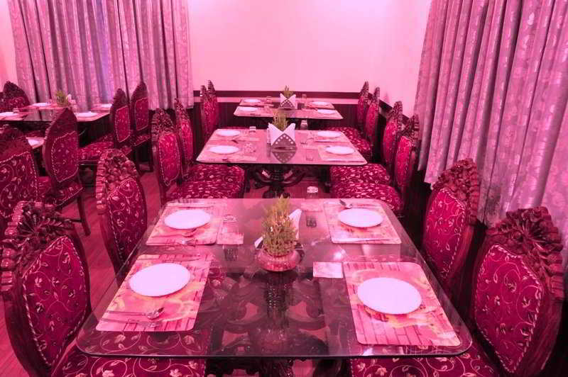 Hotel Emarald, New Delhi Extérieur photo