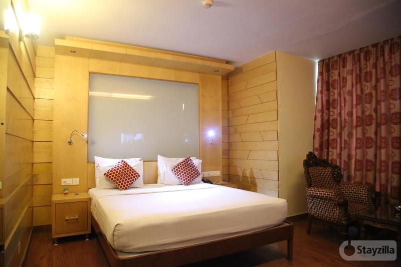Hotel Emarald, New Delhi Extérieur photo